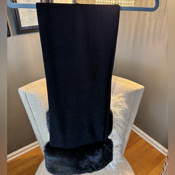 Faux Fur Cuffs Cover Up - Picture 5 of 5